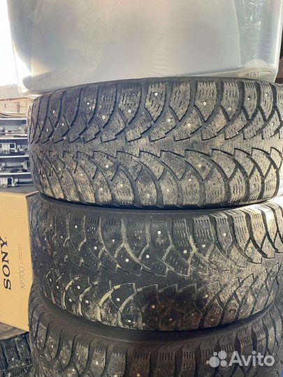 R16 Nokian Tyres Hakkapeliitta 4 205/55, PCD 5x114.3 DIA 60.1
