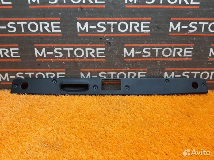 Накладка замка багажника Mercedes-Benz E-Class