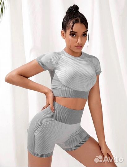 Костюм для йоги и фитнеса