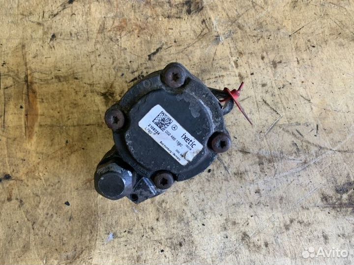 Насос гидроусилителя руля Mercedes Axor 2018