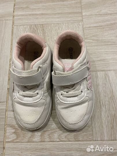 Кроссовки для девочки
