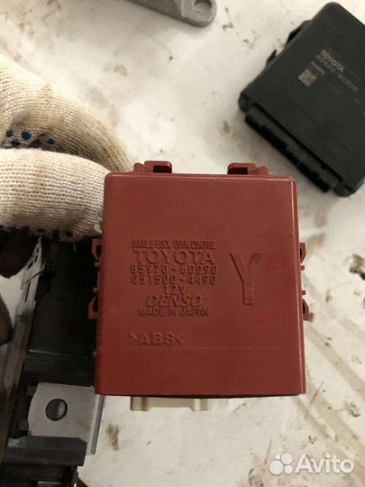 Блок управления центральным замком LC Prado 150