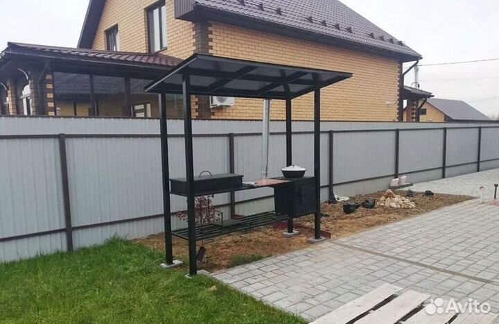 Кованый мангал с крышей