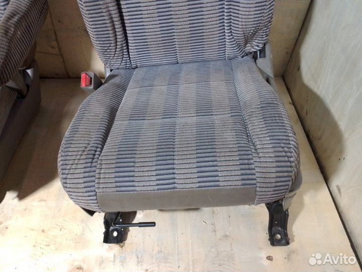 Сиденье переднее Honda Stepwgn RF1 B20B 1998