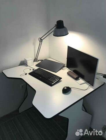 Новый игровой компьютерный стол