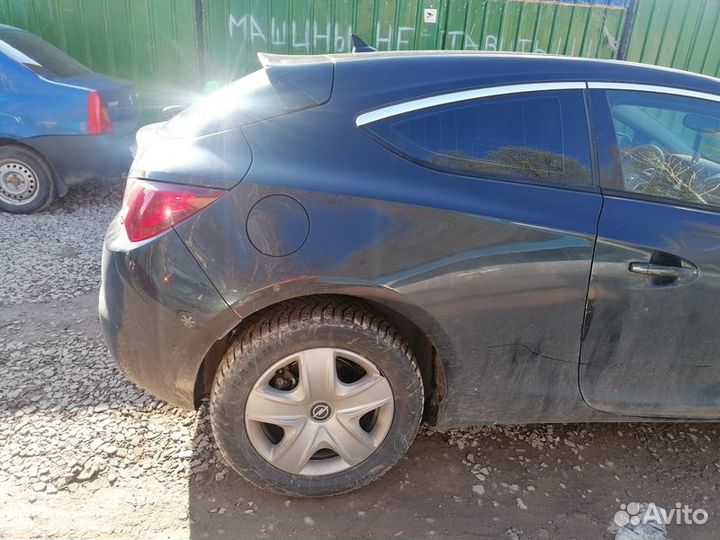 Задняя часть кузова Opel Astra J GTC