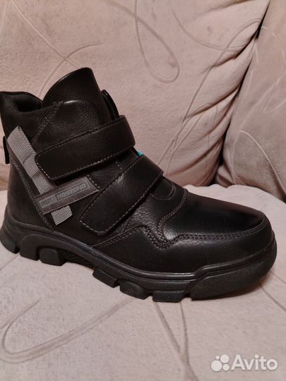 Новые зимние ботинки для мальчика