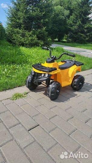 Детский квадроцикл на аккумуляторе