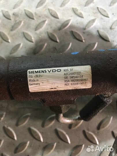 Рейка топливная (рампа) в сборе (Renault Megane)