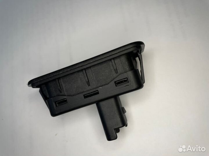 Кнопка багажника Renault