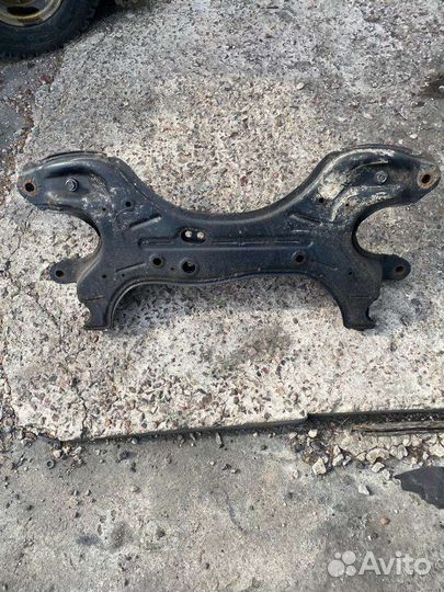 Балка под двс Toyota Wish 1-ое поколение ZNE14G