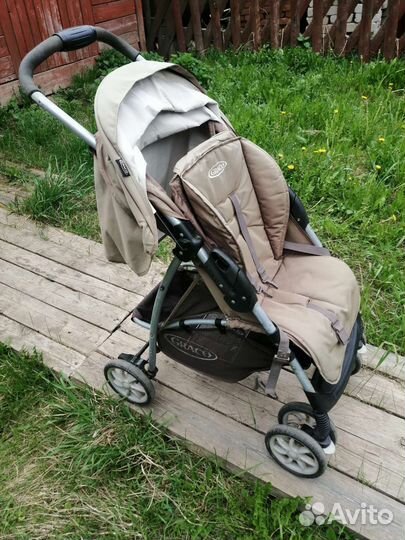 Прогулочная коляска graco