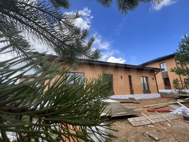 Дом 165 м² на участке 6,7 сот.