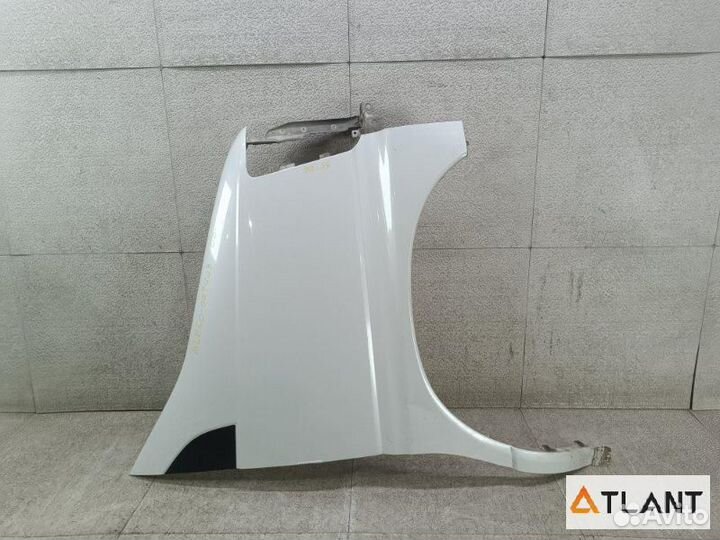 Крыло переднее правое nissan elgrand