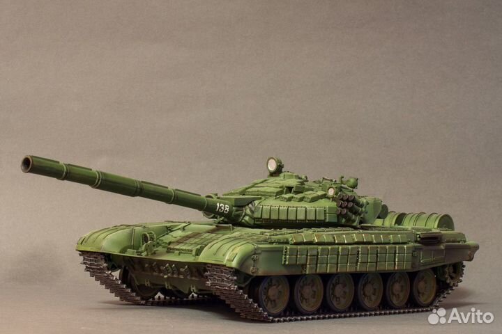 Модель осн.боевого танка РФ Т-72Б масштаб 1:35