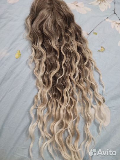 Парик женский объемный