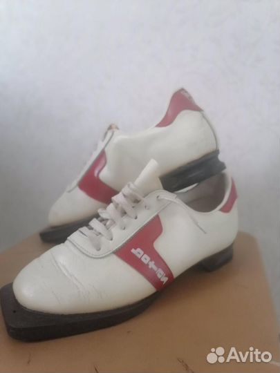 Лыжи беговые с креплениями+ботинки кожа 38 размер