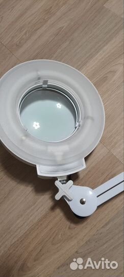 Лампа-лупа косметологическая с напольным штативом