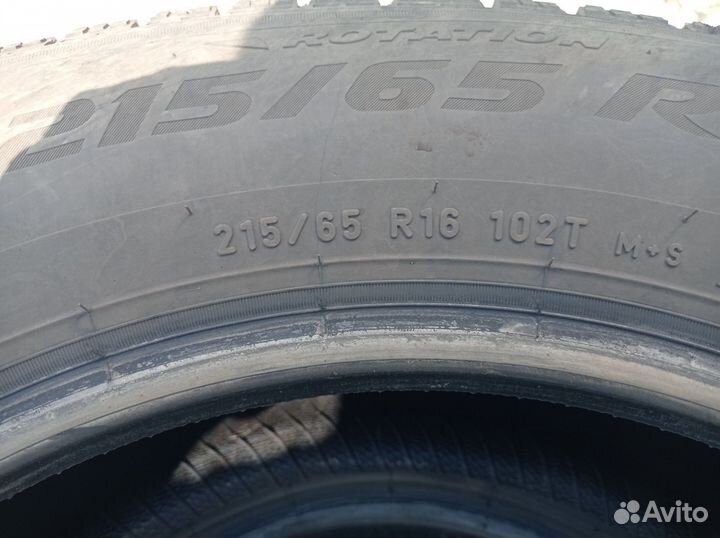 Pirelli Ice Zero 215/65 R16 102T