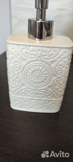 Аксессуары для ванной комнаты, керамика
