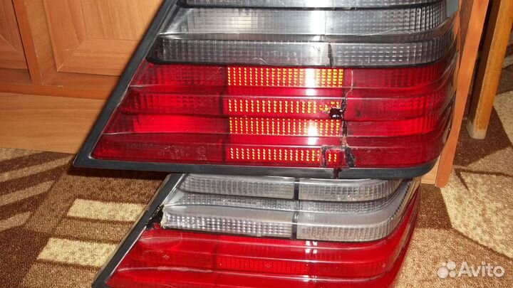 Задний фонарь на мерседес е класса