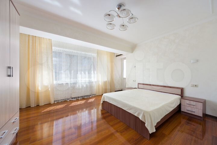 3-к. квартира, 126 м², 3/12 эт.