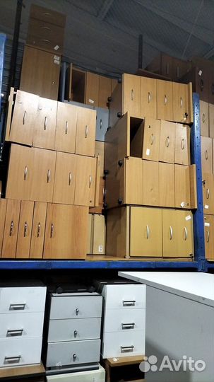 Тумба выкатная, приставная