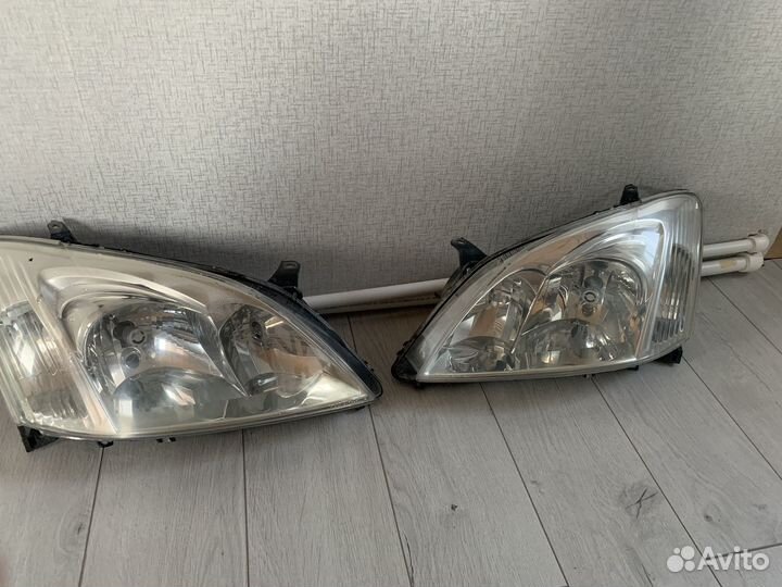 Фары corolla runx