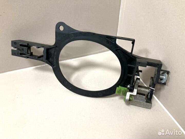 Кронштейн задней левой ручки Mitsubishi Lancer 10