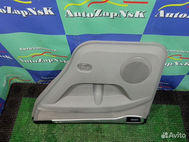 Обшивка двери задней правой Mitsubishi Pajero Spor