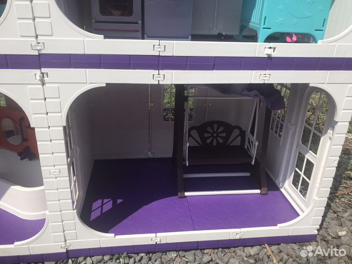 Кукольный домик с мебелью