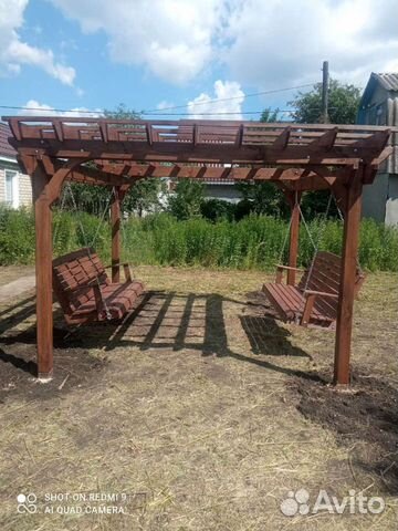 Беседка, пергола с подвесными качелями