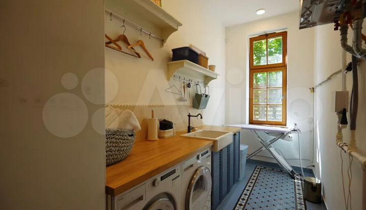 Дом 500 м² на участке 6 сот.