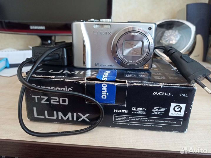 Компактный фотоаппарат