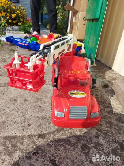 Игрушка большая машинка