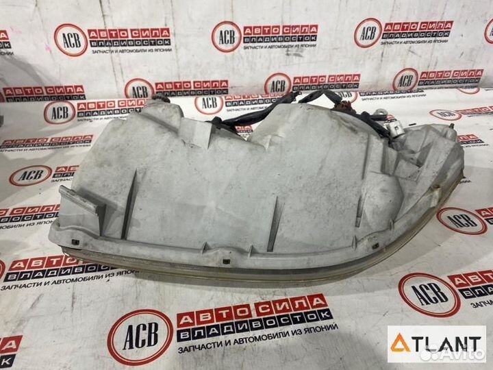 Фара правая toyota mark II