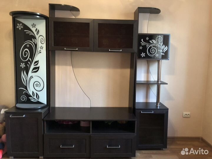 Стенка для телевизора