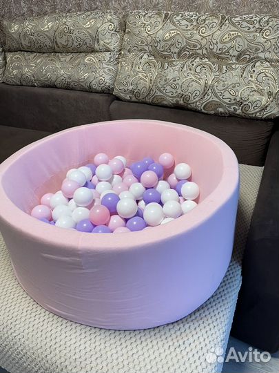 Сухой бассейн с шариками