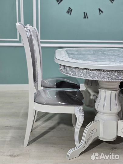 Столы и стулья