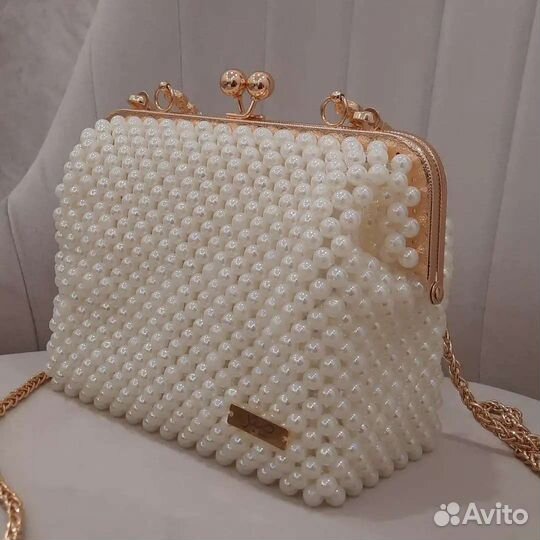 Сумочка из жемчуга с фермуаром