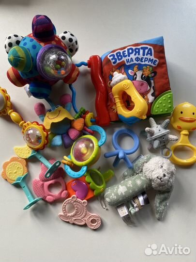 Игрушки для малышей пакетом