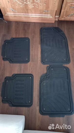Автомобильные коврики резиновые