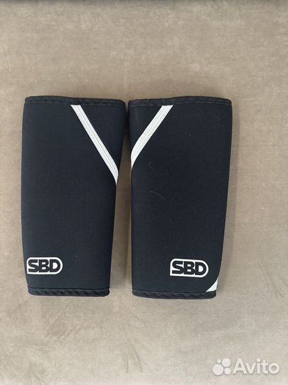 Наколенники