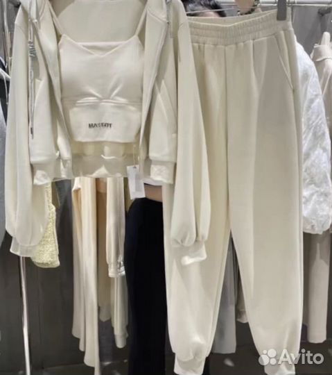 Спортивный костюм тройка женский