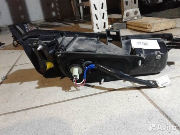 Фонарь в крышку багажника Lexus NX