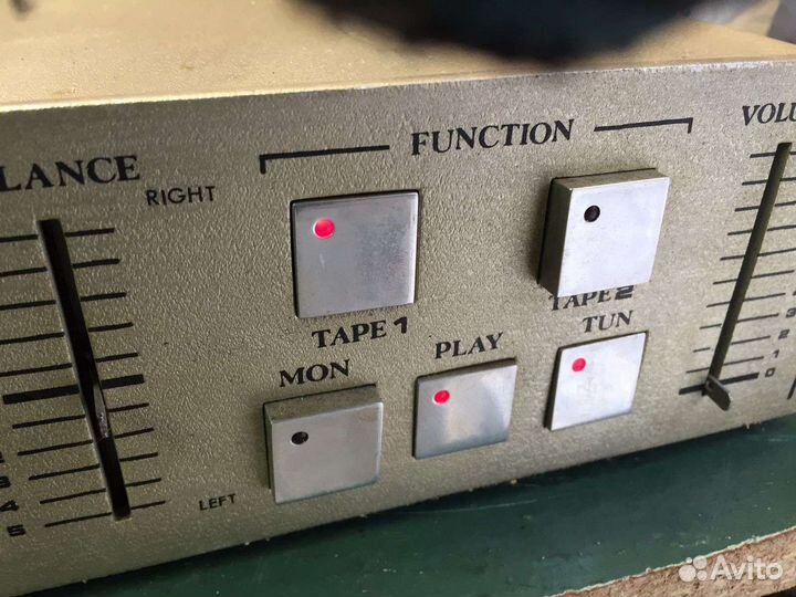 Integral stereo amplifier graphic equalizer