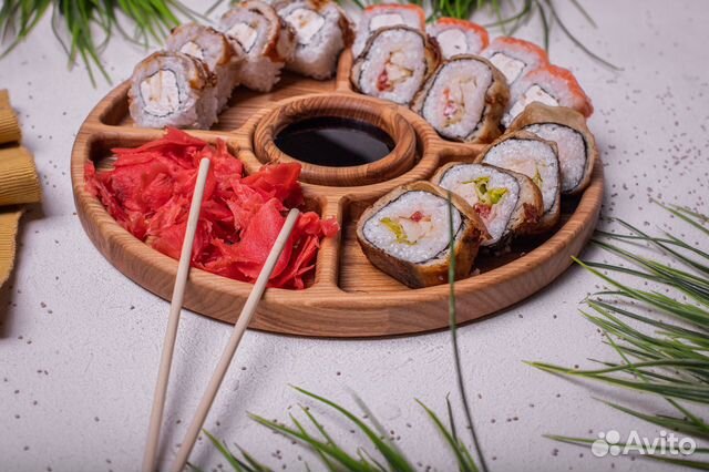 Менажница деревянная с соусницей