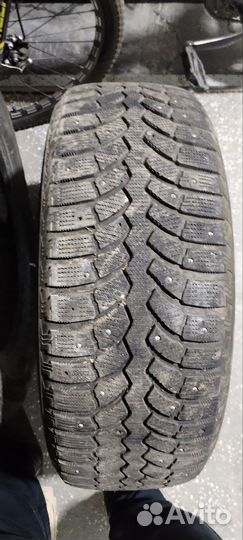 Bridgestone Blizzak Spike-02 235/60 R18