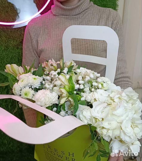 Букет из гортензии, хризонтемы, альстромерии