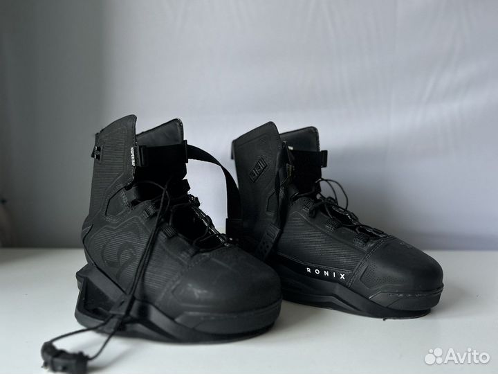 Крепления для вейкборда